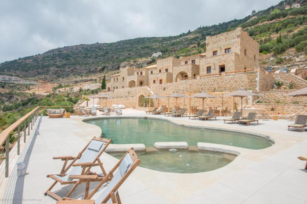 Brazzo di Maina pool — yoga retreat Greece Mani